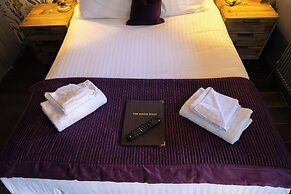 The Hind's Head