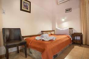 Aktaion Hotel