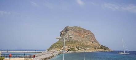 Aktaion Hotel