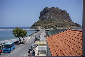Aktaion Hotel