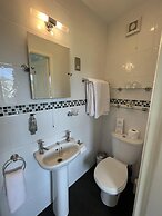 Bryn Derwen Guest House