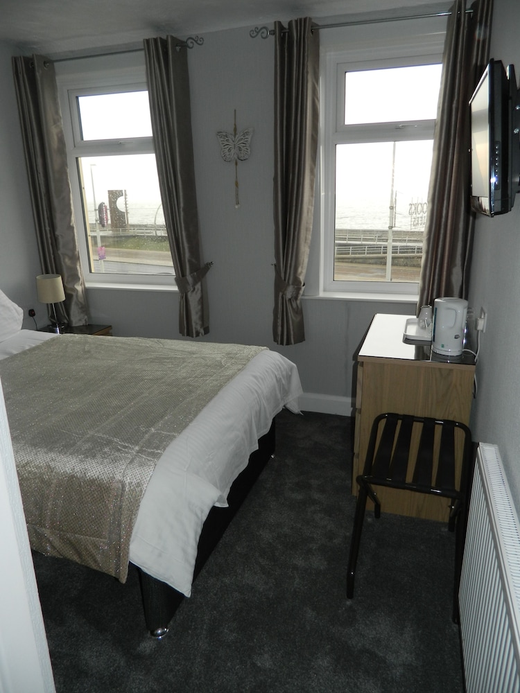 Ocean Bay Hotel