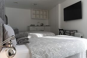 Abbey Point Hotel