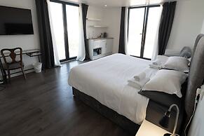 Abbey Point Hotel
