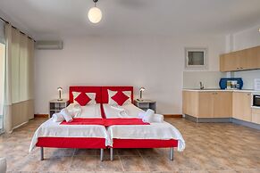 Glyfa Apartments
