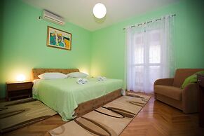 Sunflower Apartment