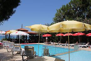Safak Beach Motel