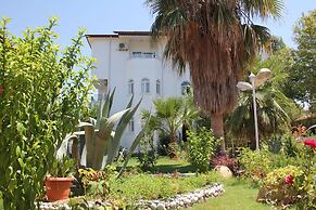 Safak Beach Motel