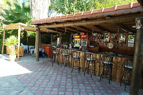 Safak Beach Motel