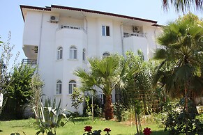 Safak Beach Motel