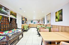 City London Hotel