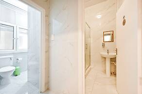 City London Hotel