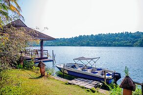 Fragrant Nature Backwater Resort & Ayurveda Spa