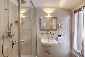 Inn Rome Rooms & Suites