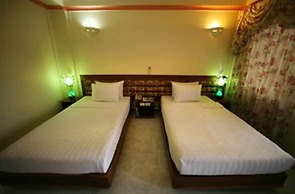 Lucky Star Hotel