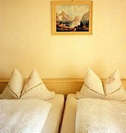 Lucky Star Hotel