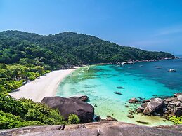Le Méridien Phuket Mai Khao Beach Resort
