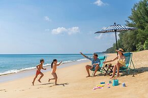 Le Méridien Phuket Mai Khao Beach Resort