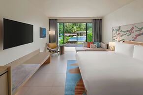 Le Méridien Phuket Mai Khao Beach Resort