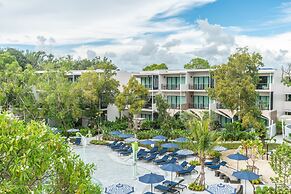 Le Méridien Phuket Mai Khao Beach Resort