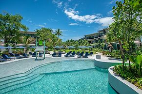 Le Méridien Phuket Mai Khao Beach Resort