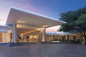Le Méridien Phuket Mai Khao Beach Resort