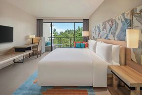 Le Méridien Phuket Mai Khao Beach Resort