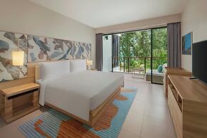 Le Méridien Phuket Mai Khao Beach Resort