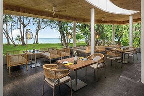 Le Méridien Phuket Mai Khao Beach Resort