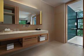 Le Méridien Phuket Mai Khao Beach Resort