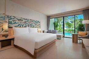 Le Méridien Phuket Mai Khao Beach Resort