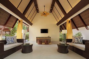 Le Méridien Phuket Mai Khao Beach Resort