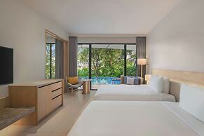 Le Méridien Phuket Mai Khao Beach Resort