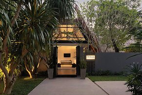 Le Méridien Phuket Mai Khao Beach Resort