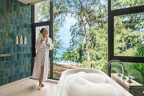 Le Méridien Phuket Mai Khao Beach Resort