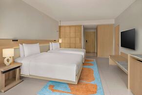 Le Méridien Phuket Mai Khao Beach Resort