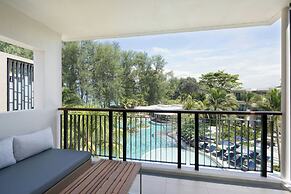 Le Méridien Phuket Mai Khao Beach Resort