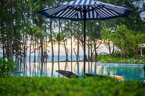 Le Méridien Phuket Mai Khao Beach Resort