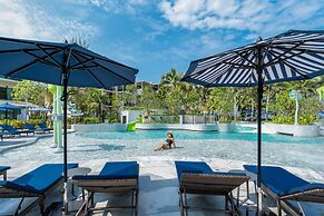Le Méridien Phuket Mai Khao Beach Resort