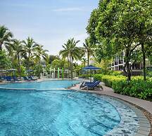 Le Méridien Phuket Mai Khao Beach Resort