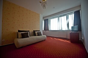 Canada Hotel