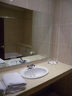 Seven Oaks Hotel