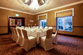 Seven Oaks Hotel