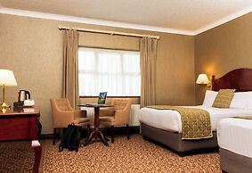 Seven Oaks Hotel
