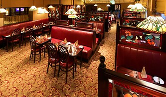 Seven Oaks Hotel