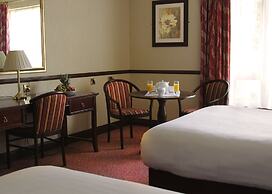 Seven Oaks Hotel