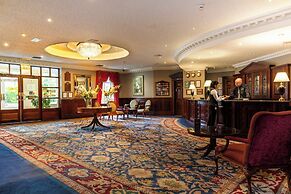 Seven Oaks Hotel