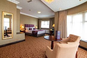 Seven Oaks Hotel