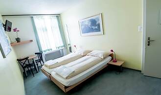 Hotel Zak - Hostel