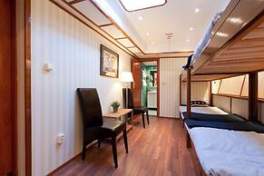 Hotel M/S Monika